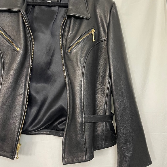Women's Classic Black Leather Jacket - Picture 3 of 9